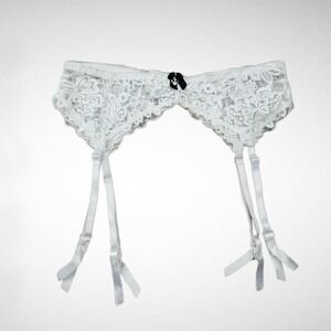 Native Intimates White Floral Lace Garter‎ Belt Black Bow Heart Charm Adjustable